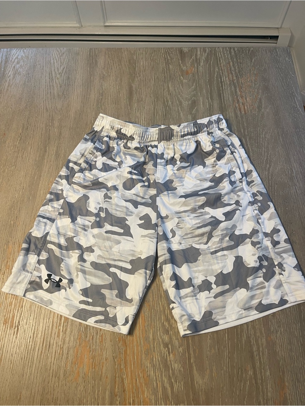 Under Armour Men’s White and Gray Camo Athletic Shorts
